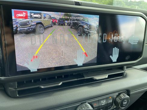 New 2026 Jeep Wrangler Unlimited Sahara AWD/4WD image 12