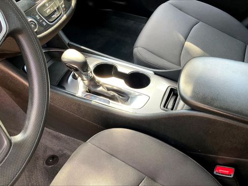 Used 2022 Chevrolet Malibu LS w/ Driver Confidence Package II FWD image 17