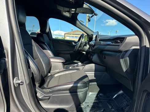 Used 2025 Ford Escape ST-Line AWD/4WD image 15