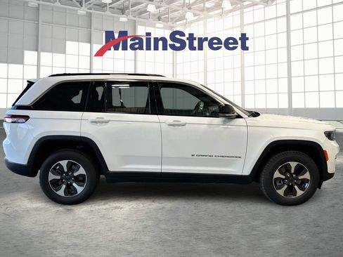 Used 2024 Jeep Grand Cherokee Limited 4xe AWD/4WD image 6