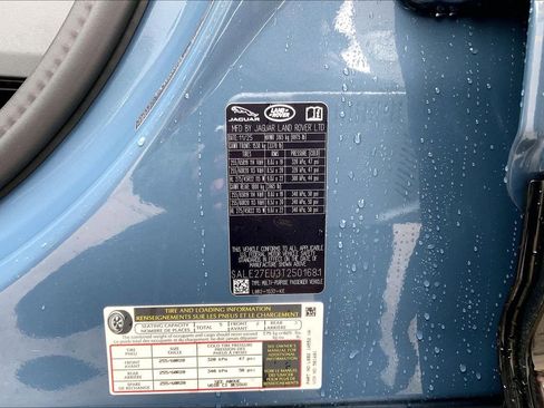 New 2026 Land Rover Defender 110 X-Dynamic SE image 18