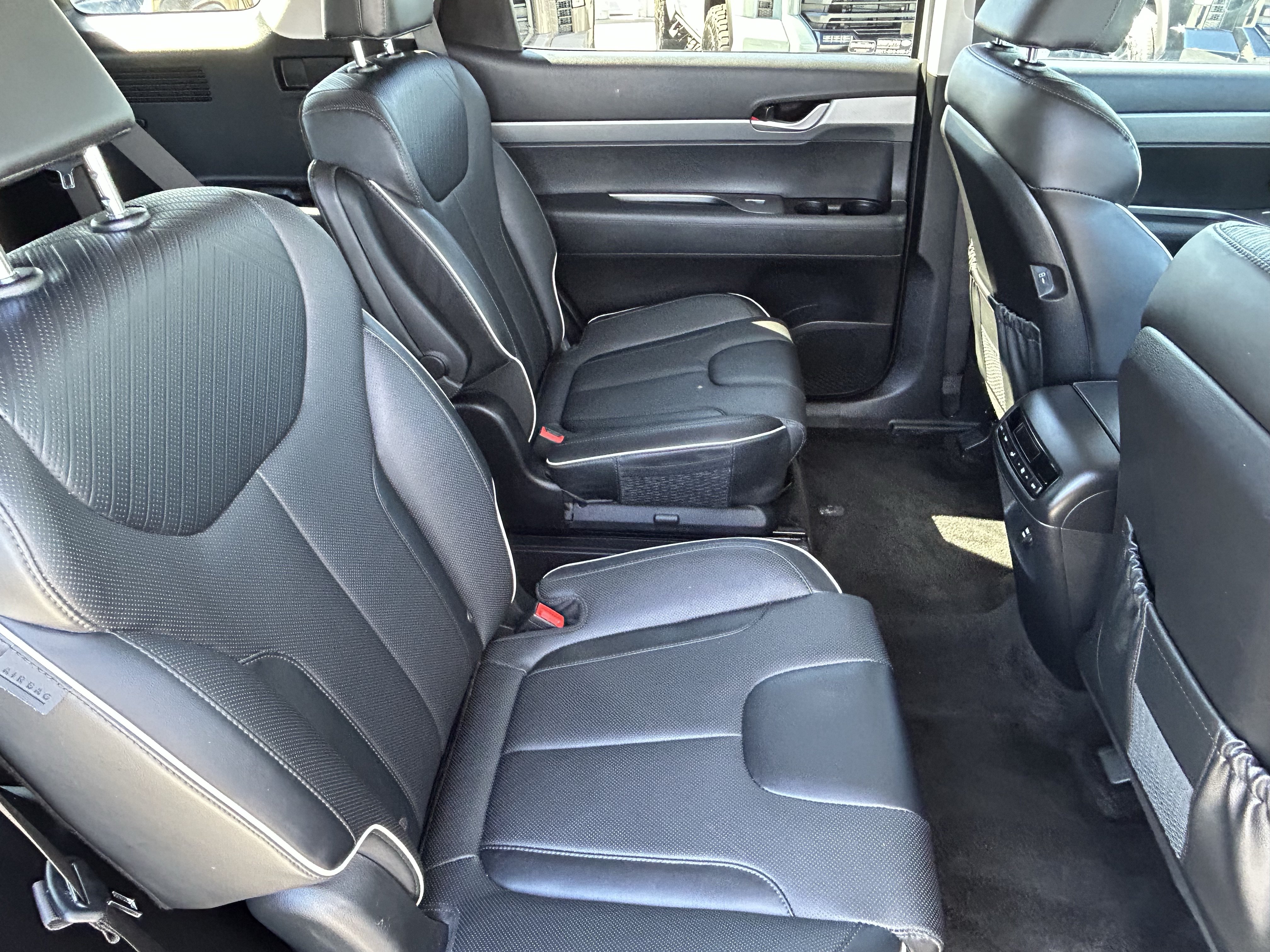 Used 2025 Hyundai Palisade SEL AWD/4WD image 12