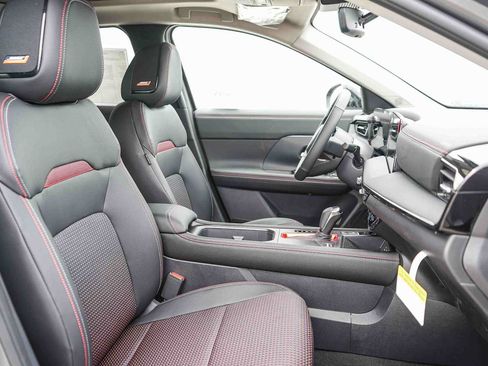 Used 2026 Nissan Kicks SR w/ SR Premium Package FWD image 32