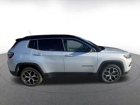 Used 2025 Jeep Compass Limited image 16