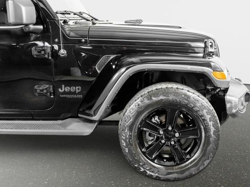 Used 2021 Jeep Wrangler Unlimited Sahara AWD/4WD image 6