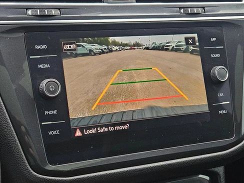 Used 2023 Volkswagen Tiguan SE R-Line image 14