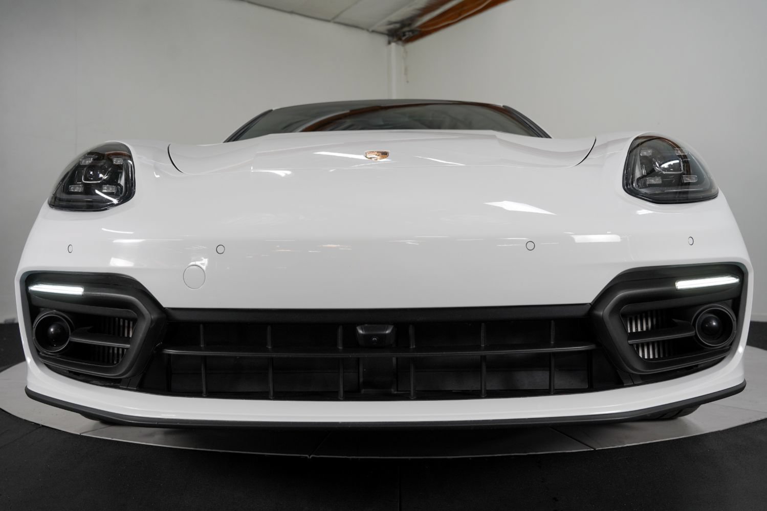 Used 2023 Porsche Panamera 4 Platinum Edition AWD/4WD image 14