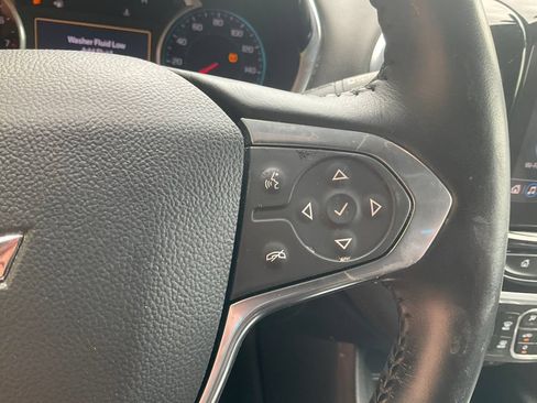Used 2022 Chevrolet Traverse RS FWD image 22