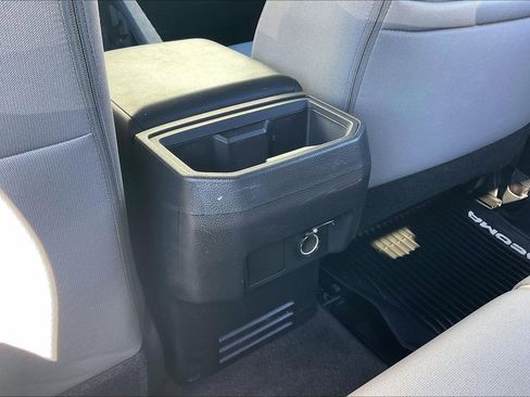 Used 2024 Toyota Tacoma SR5 image 39