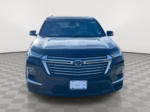 Used 2023 Chevrolet Traverse Premier image 2