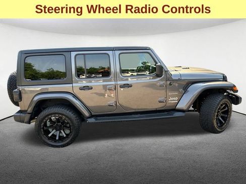 Used 2018 Jeep Wrangler Unlimited Sahara AWD/4WD image 11