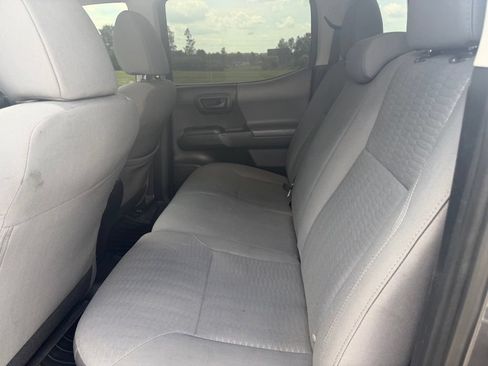Used 2018 Toyota Tacoma SR AWD/4WD image 16