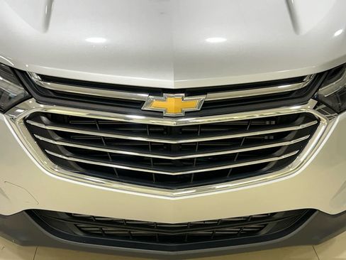 Used 2021 Chevrolet Equinox Premier FWD image 4