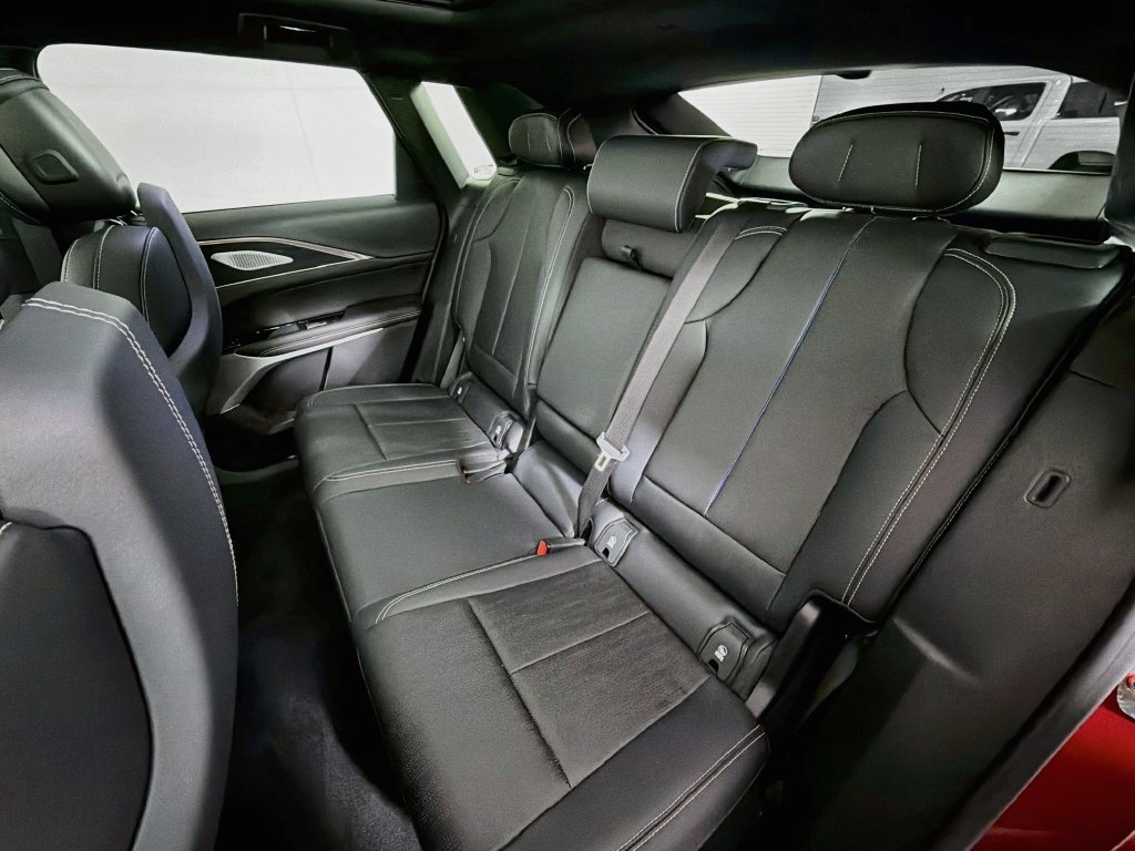 Used 2024 Cadillac Lyriq Sport w/ LPO, Floor Liner Package AWD/4WD image 26