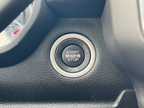 Used 2024 RAM 3500 Big Horn image 33