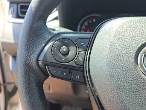 Used 2024 Toyota RAV4 XLE FWD image 20