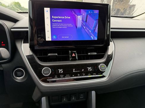 Used 2023 Toyota Corolla Cross XLE FWD image 12