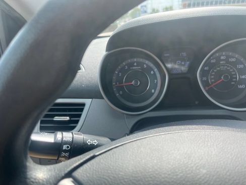 Used 2014 Hyundai Elantra SE w/ Option Group 02 FWD image 14