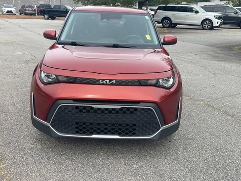 Used 2023 Kia Soul S FWD image 2
