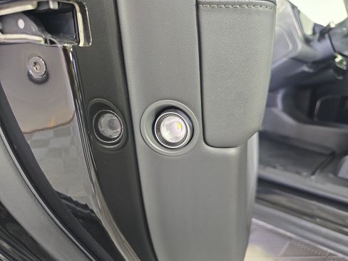 Used 2025 Rivian R1S Adventure AWD/4WD image 31