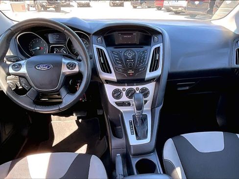Used 2014 Ford Focus SE w/ SE Sport Package image 15