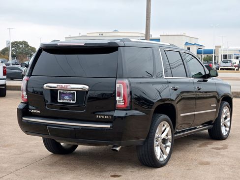 Used 2016 GMC Yukon Denali w/ Open Road Package image 3