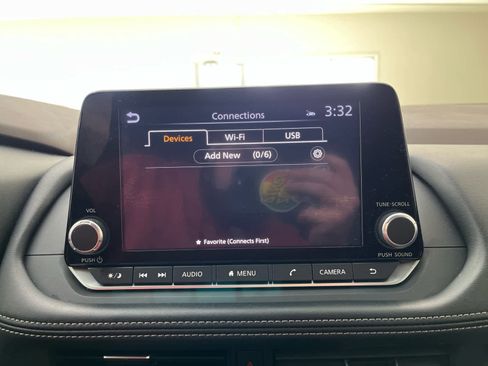 Used 2023 Nissan Rogue SV image 31