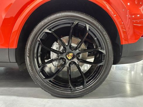 Used 2021 Porsche Cayenne Coupe AWD/4WD image 7