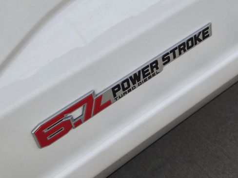 Used 2024 Ford F350 Platinum w/ FX4 Off-Road Package image 13