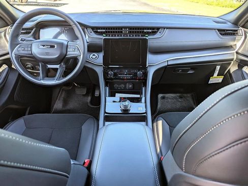 New 2025 Jeep Grand Cherokee L Altitude image 24