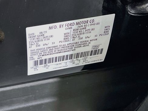 Used 2021 Ford Explorer XLT w/ Equipment Group 202A AWD/4WD image 31