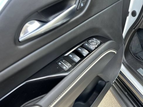 Used 2021 Cadillac Escalade Premium Luxury RWD image 21