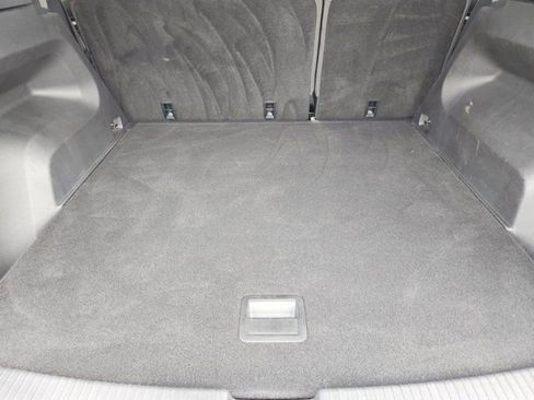 Used 2022 Volkswagen Atlas Cross Sport SE image 32