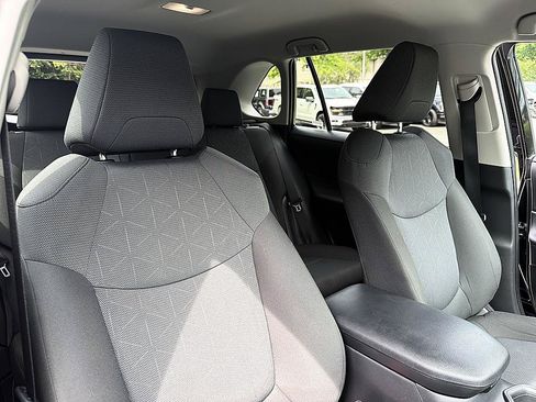 Used 2025 Toyota RAV4 XLE AWD/4WD image 21