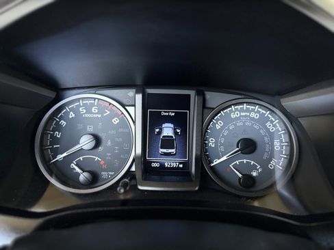 Used 2021 Toyota Tacoma TRD Off-Road image 26