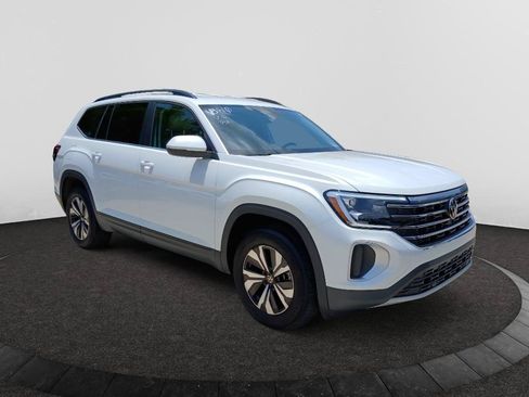 Certified 2026 Volkswagen Atlas SE FWD image 1