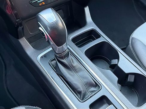 Used 2019 Ford Escape SE FWD image 16