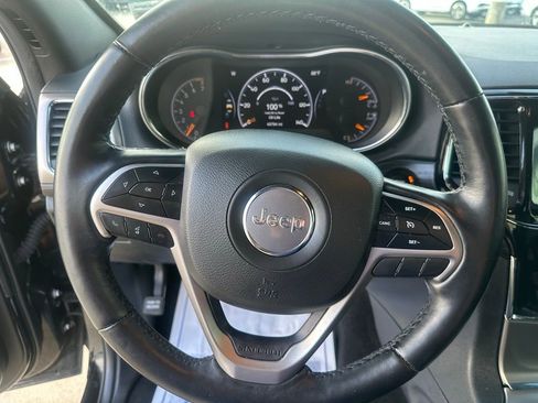 Used 2022 Jeep Grand Cherokee Laredo X image 15