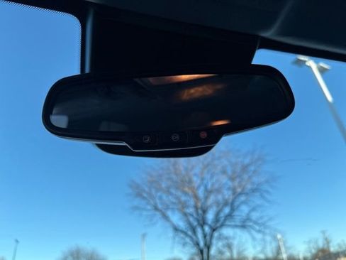 Used 2019 Chevrolet Trax LT w/ LT Convenience Package image 10