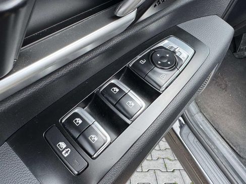Used 2022 Kia Telluride LX AWD/4WD image 19