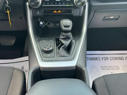 Used 2025 Toyota RAV4 LE AWD/4WD image 18