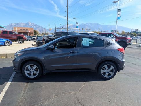 Used 2016 Honda HR-V LX image 8