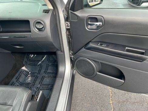 Used 2016 Jeep Patriot High Altitude AWD/4WD image 30