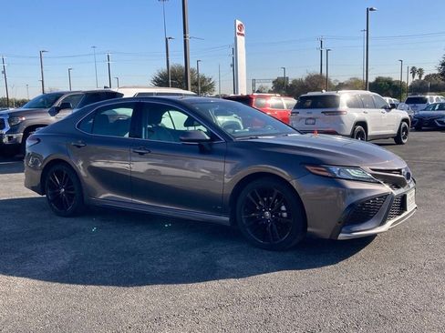 Used 2024 Toyota Camry XSE FWD image 2