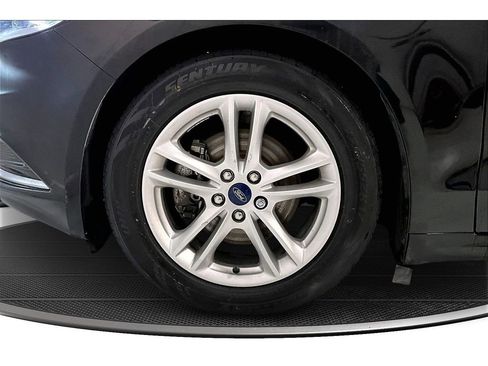 Used 2018 Ford Fusion SE w/ Fusion SE Technology Package image 10