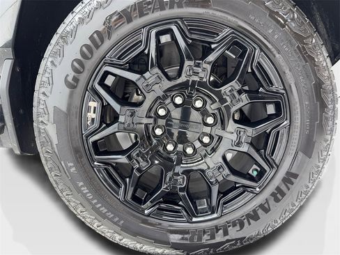 Used 2025 GMC Hummer EV 2X image 72