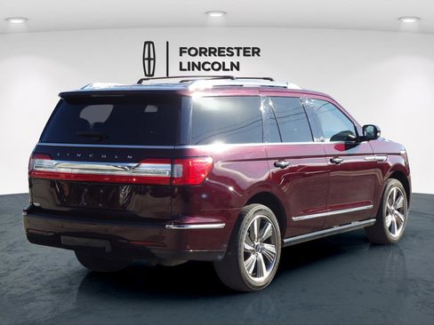 Used 2019 Lincoln Navigator Reserve image 3