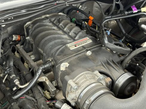 Used 2019 Ford F150 Lariat w/ Equipment Group 502A Luxury AWD/4WD image 24