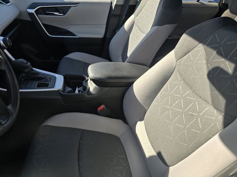 Certified 2021 Toyota RAV4 XLE image 20