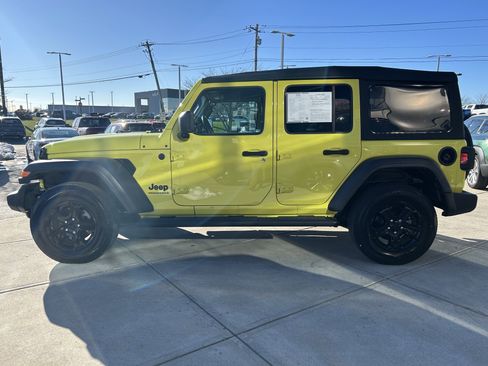 Used 2023 Jeep Wrangler Sport S image 4